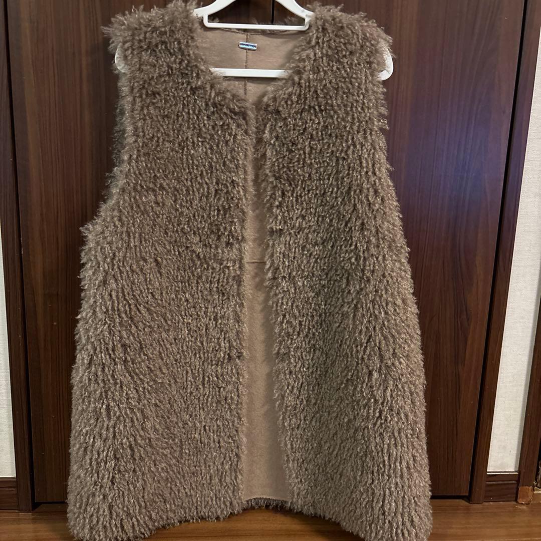 MICA&DEAL マイカアンドディール　Vネック　ファーベスト　超美品