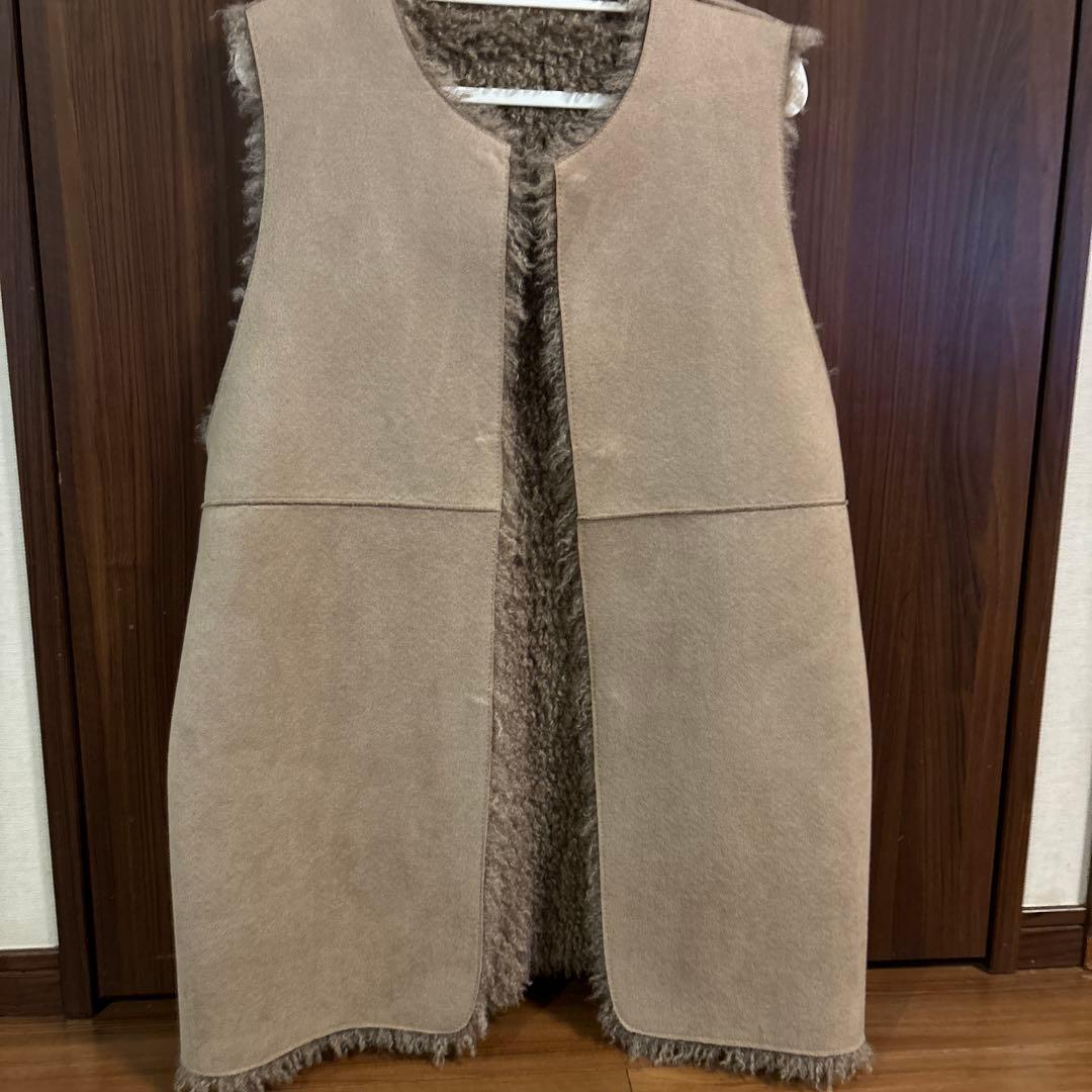 MICA&DEAL マイカアンドディール　Vネック　ファーベスト　超美品