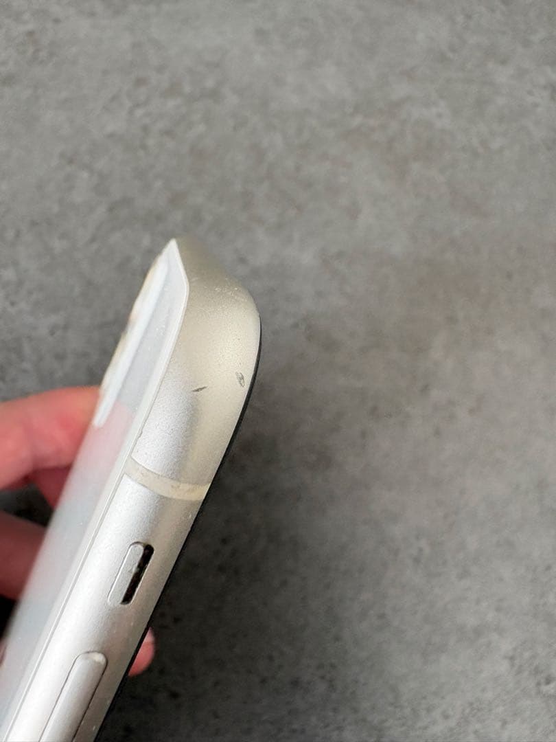 Apple iPhone 11 ホワイト 本体　128GB