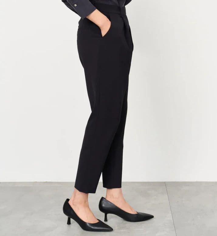 ■美品 SOÉJU ソージュ ストレッチファインタックパンツ