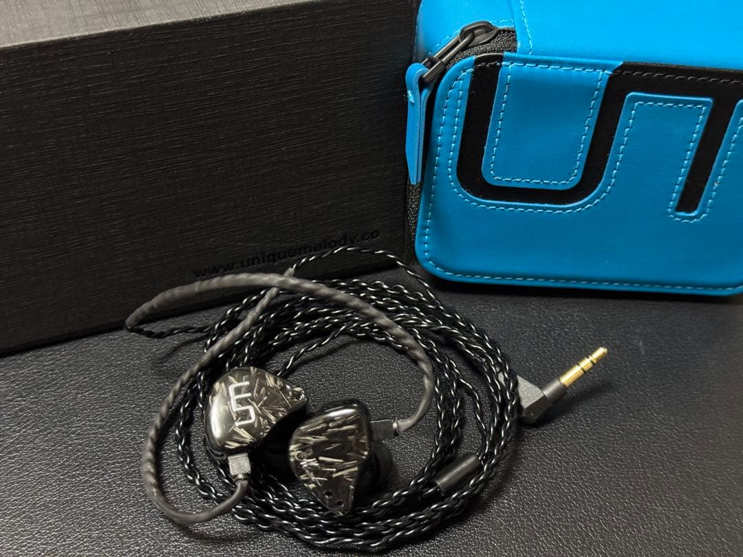 イヤホン Unique Melody MEST