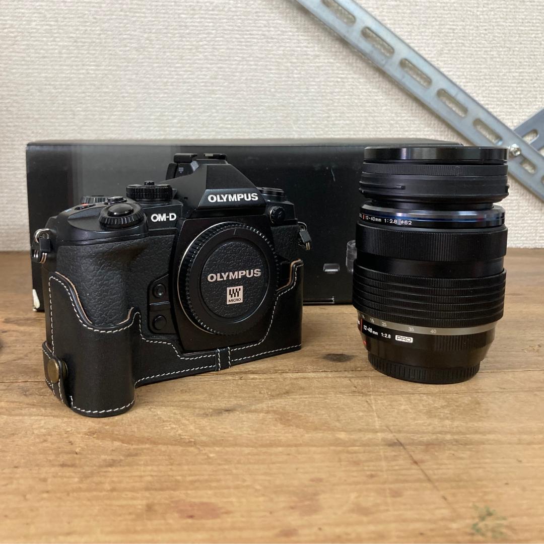 OLYMPUS OM-D E-M1 12-40mm F2.8 PRO 付属品多数