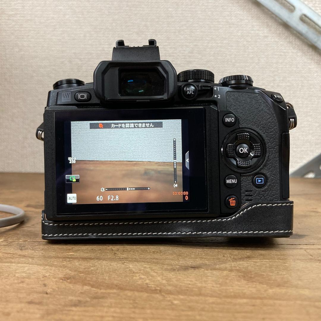 OLYMPUS OM-D E-M1 12-40mm F2.8 PRO 付属品多数