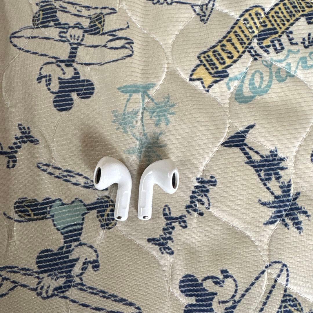 AirPods本体 ホワイト 充電ケース付き