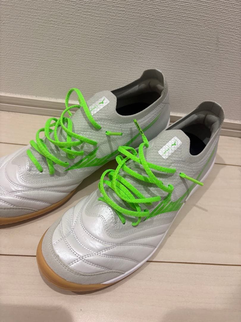 モレリアMORELIA NEOSALAβ屋内用26.5