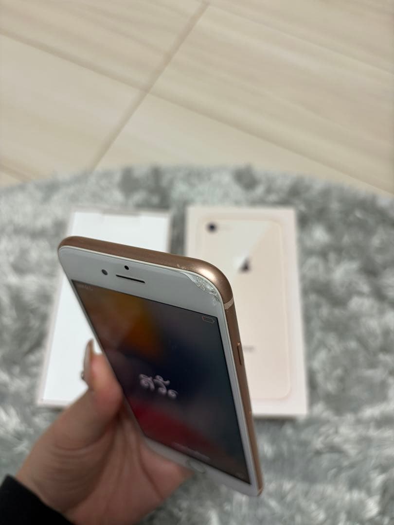 iPhone 8 64GB ゴールド　SIMフリー