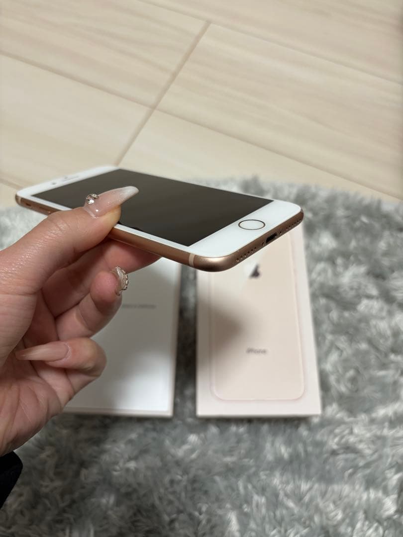 iPhone 8 64GB ゴールド　SIMフリー