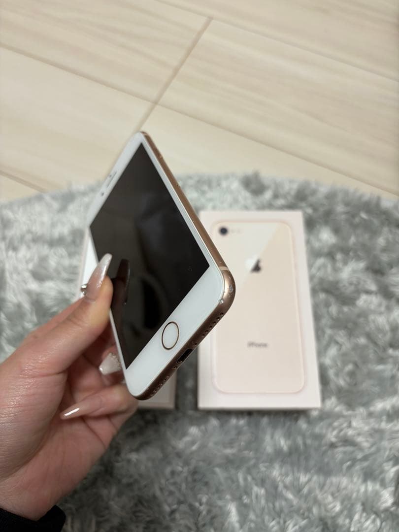 iPhone 8 64GB ゴールド　SIMフリー