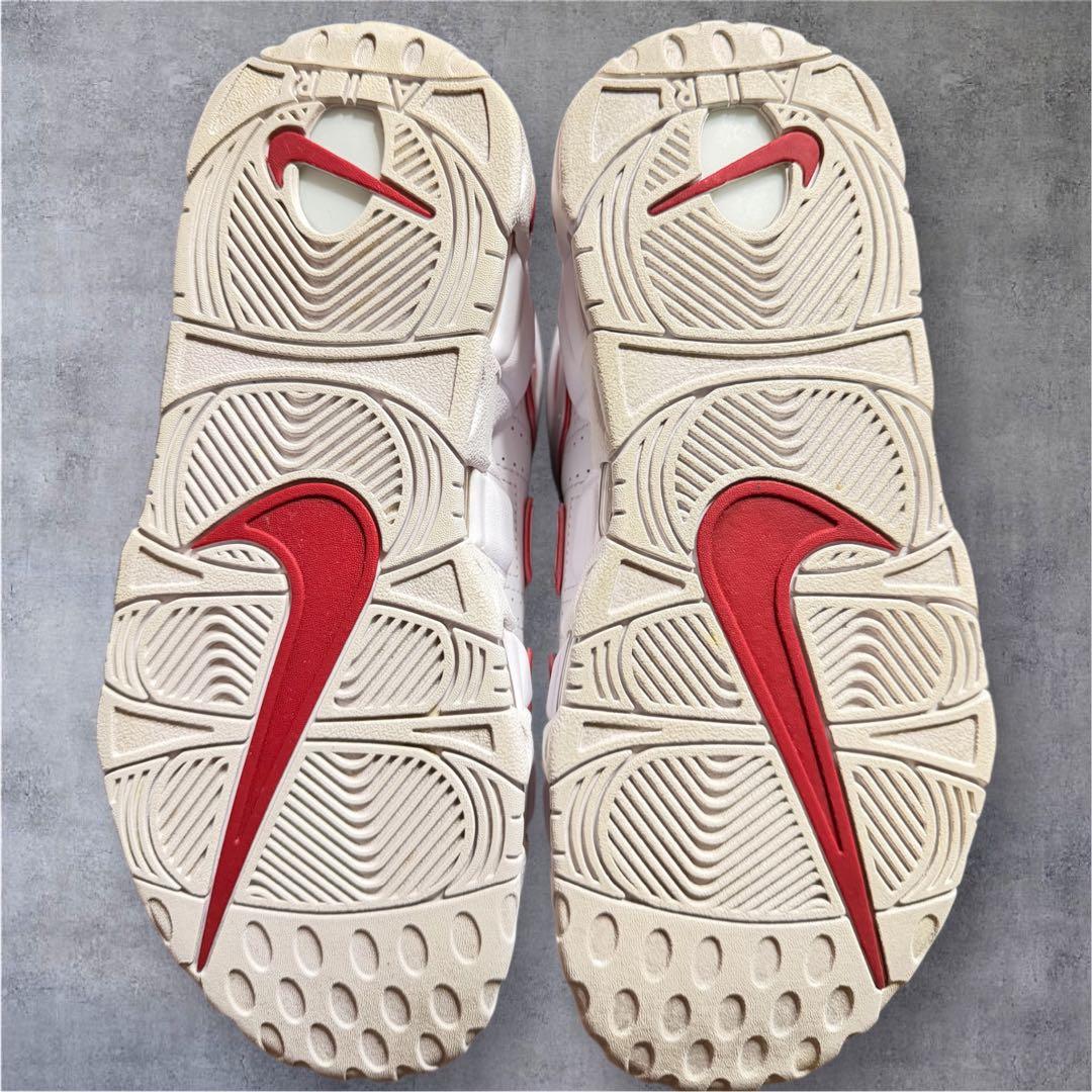 eま　NIKE モアテン　25.0