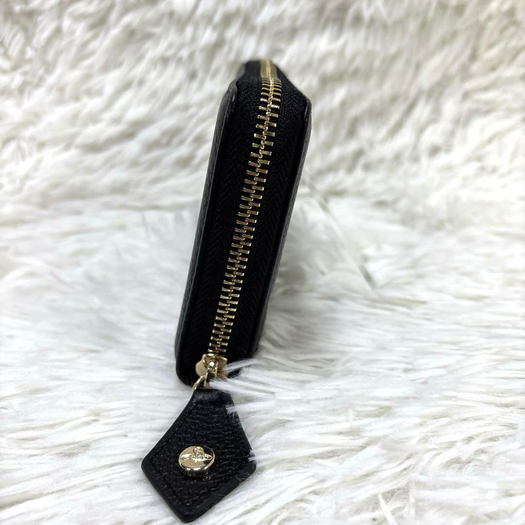 美品✨Vivienne Westwood 長財布　ラウンドジップ　エンボス　黒