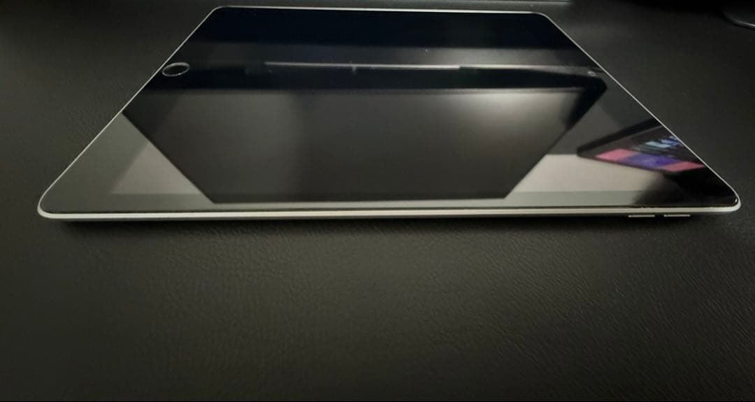 Ｓ*☆様 ⭐️美品 iPad 第9世代 64GB シルバー※修理歴あり＋スタンド