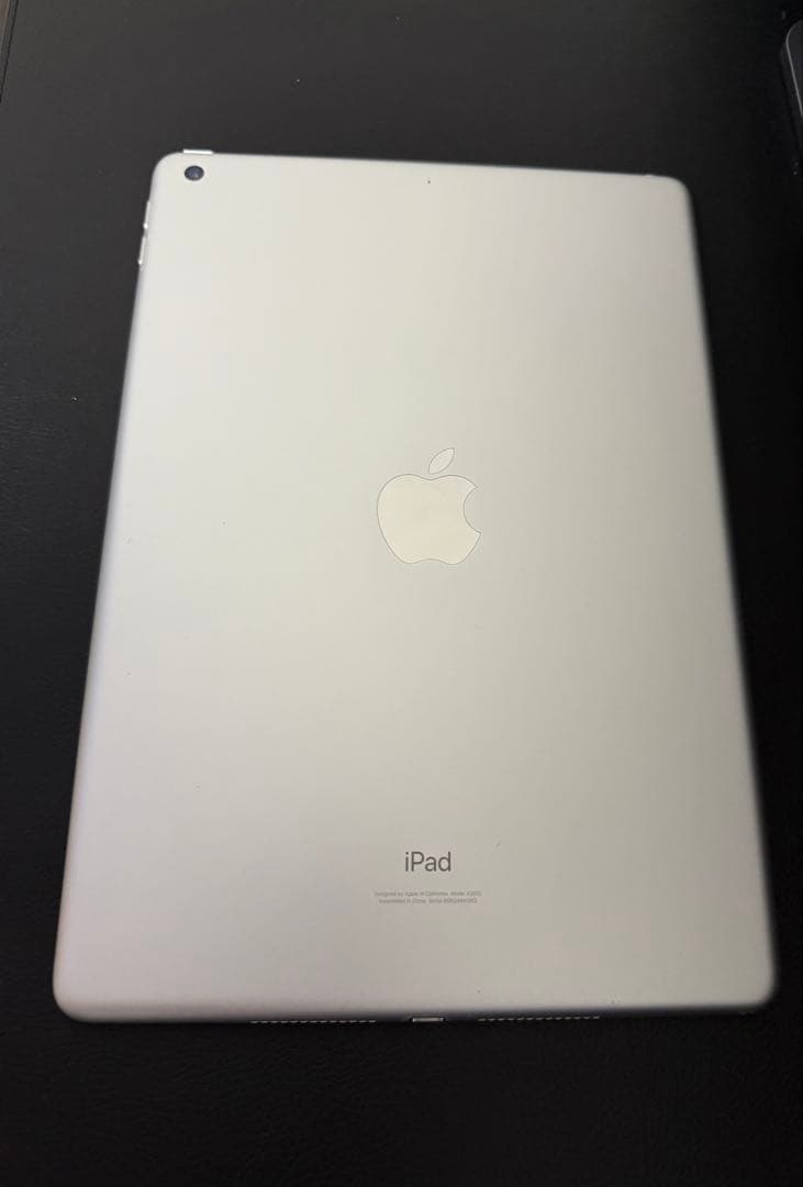 Ｓ*☆様 ⭐️美品 iPad 第9世代 64GB シルバー※修理歴あり＋スタンド