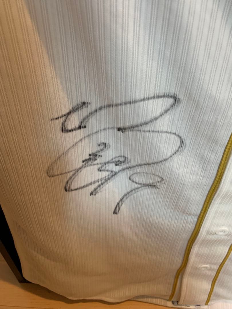 オリックスバファローズ　　ユニフォーム　直筆サイン　坂口智隆