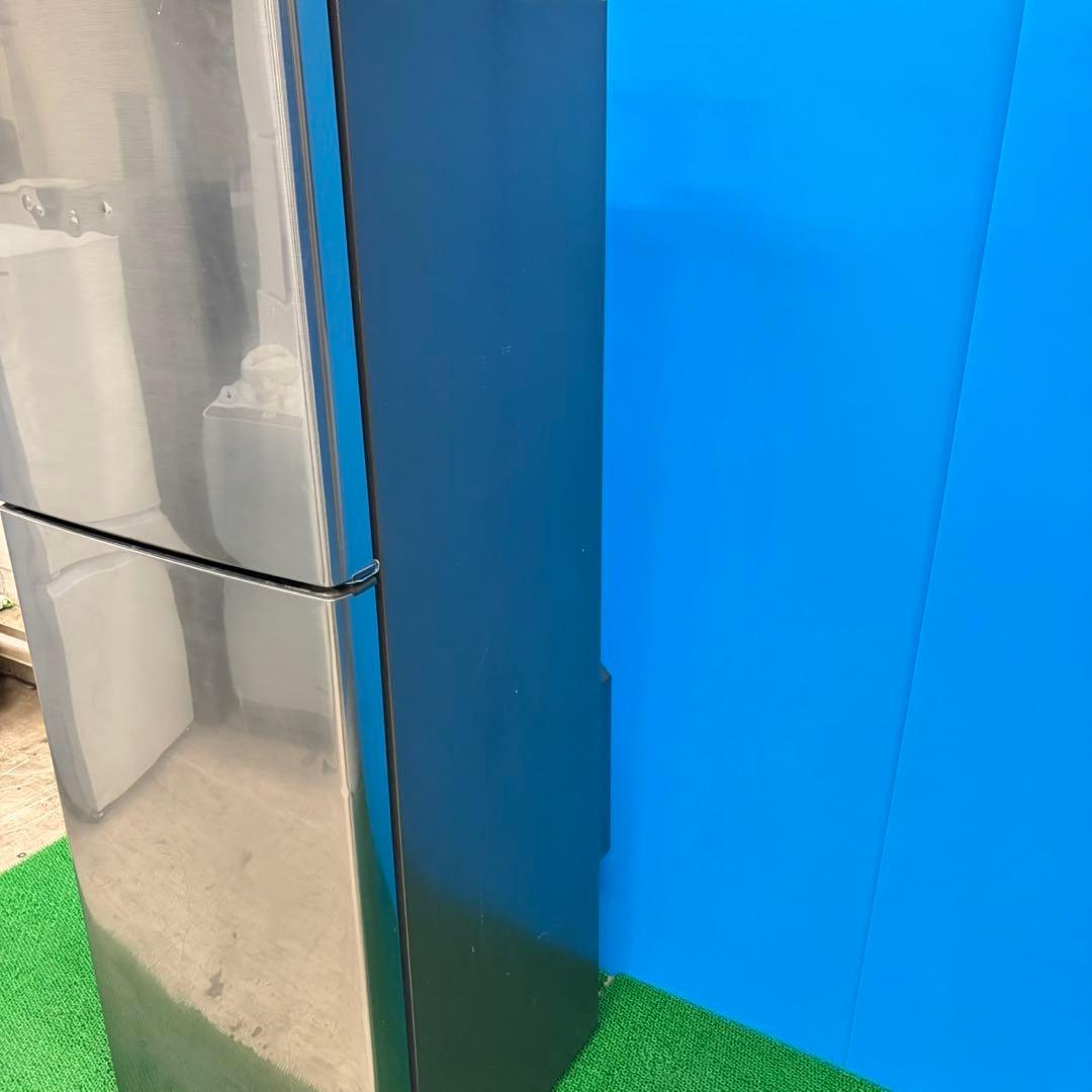 683 SHARP中型　冷蔵庫　小型　200L強　小型　一人暮らし　右開き