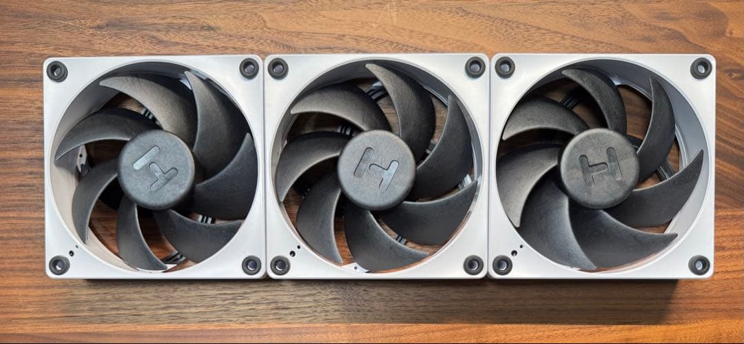 HYTE THICC FP12 x3 Nexus Portal PCケースファン