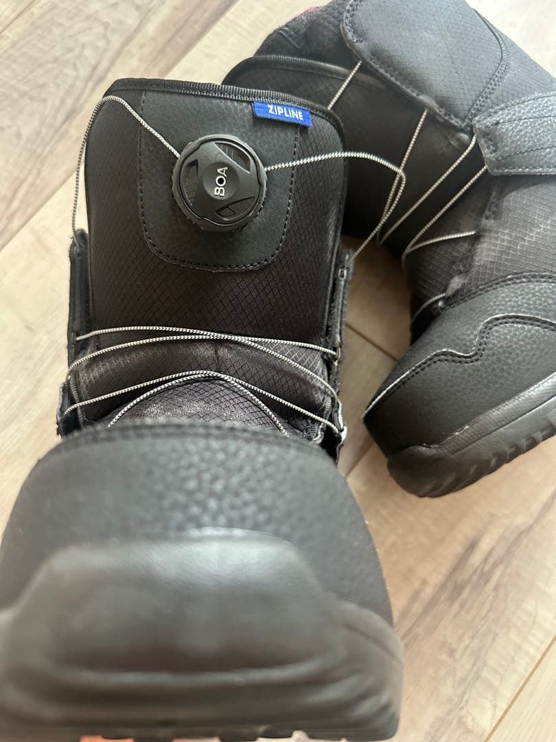 ブラック スノーボードブーツ 子ども用