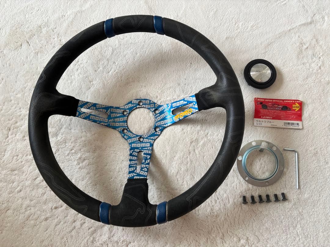 MOMO ステアリング ブルー　U-03