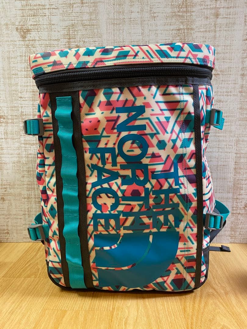 美品 THE NORTH FACE ノースフェイス ヒューズボックス　21L
