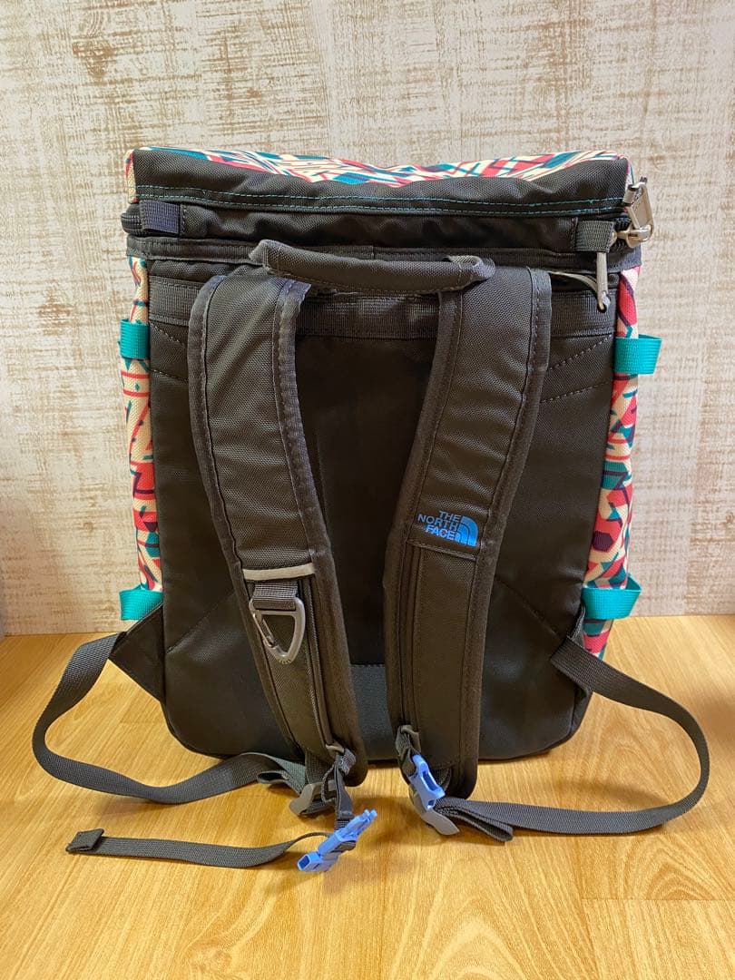 美品 THE NORTH FACE ノースフェイス ヒューズボックス　21L