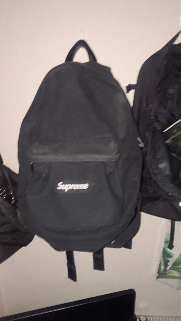 Supreme ブラック リュック・バックパック　キャンパス