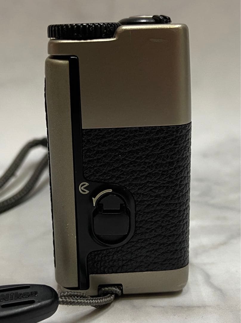 Nikon 35Ti フィルムカメラ（動作未確認）