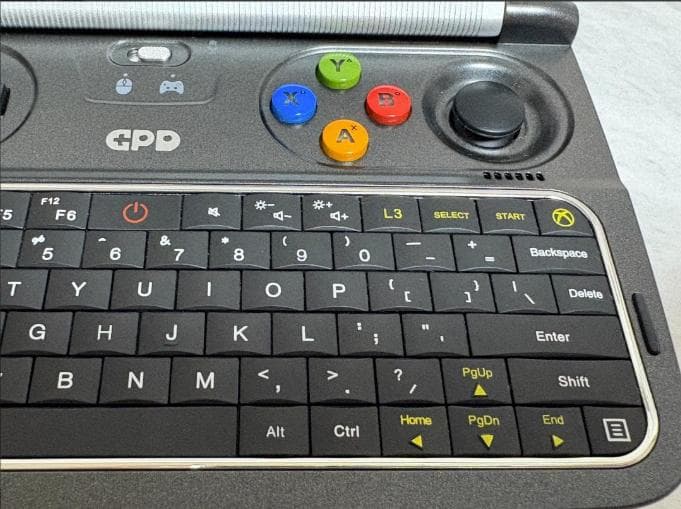 GPD WIN2 128GB 携帯型ゲーミングPC