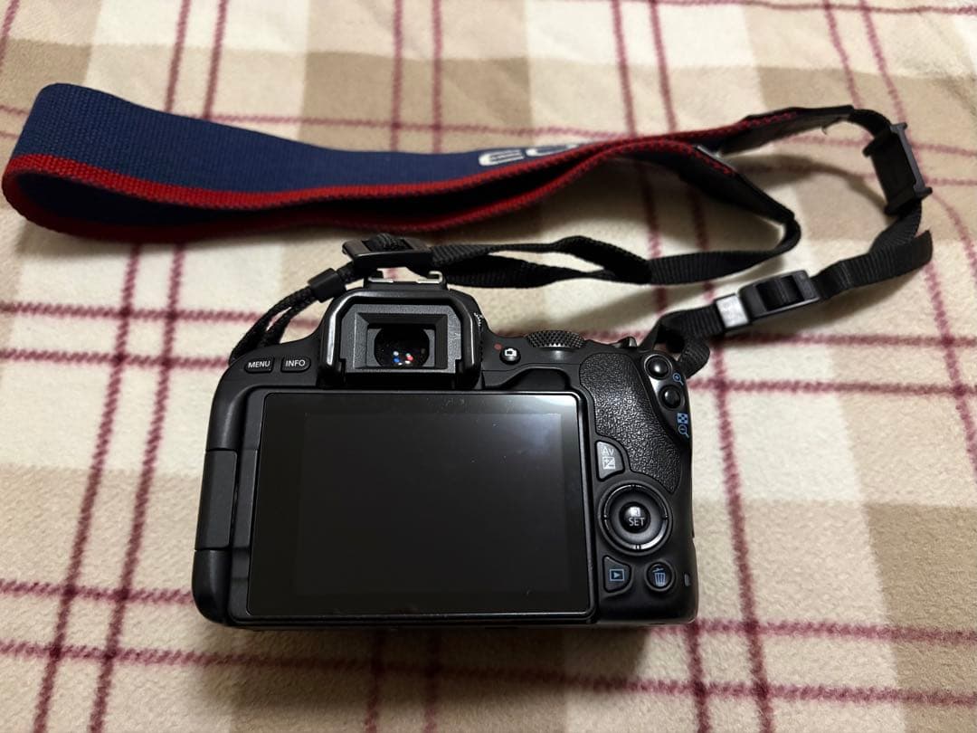 す*♪様 Canon EOS Kiss X9 デジタル一眼レフカメラセット