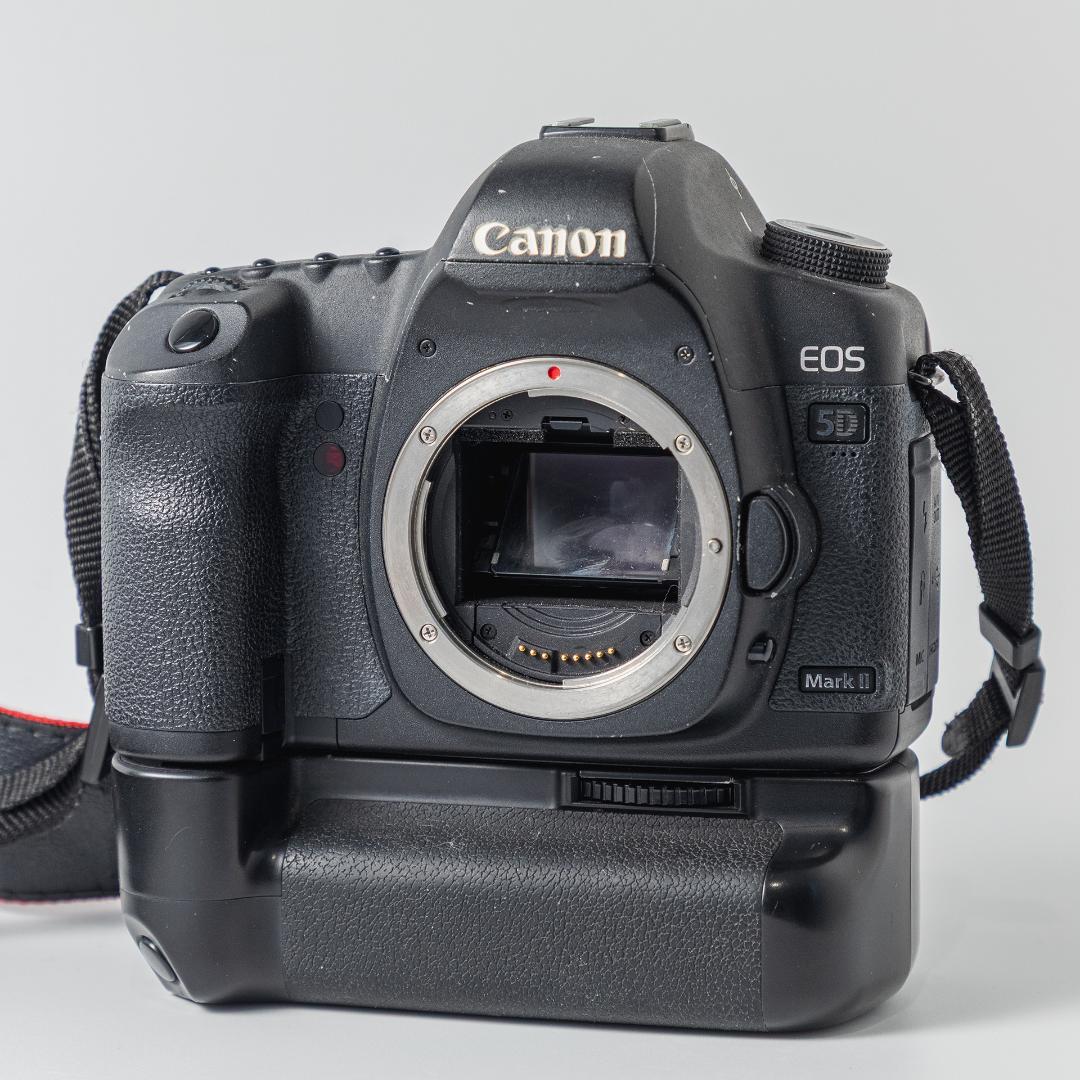 【ジャンク品】Canon EOS 5D Mark II 社外バッテリーグリップ付
