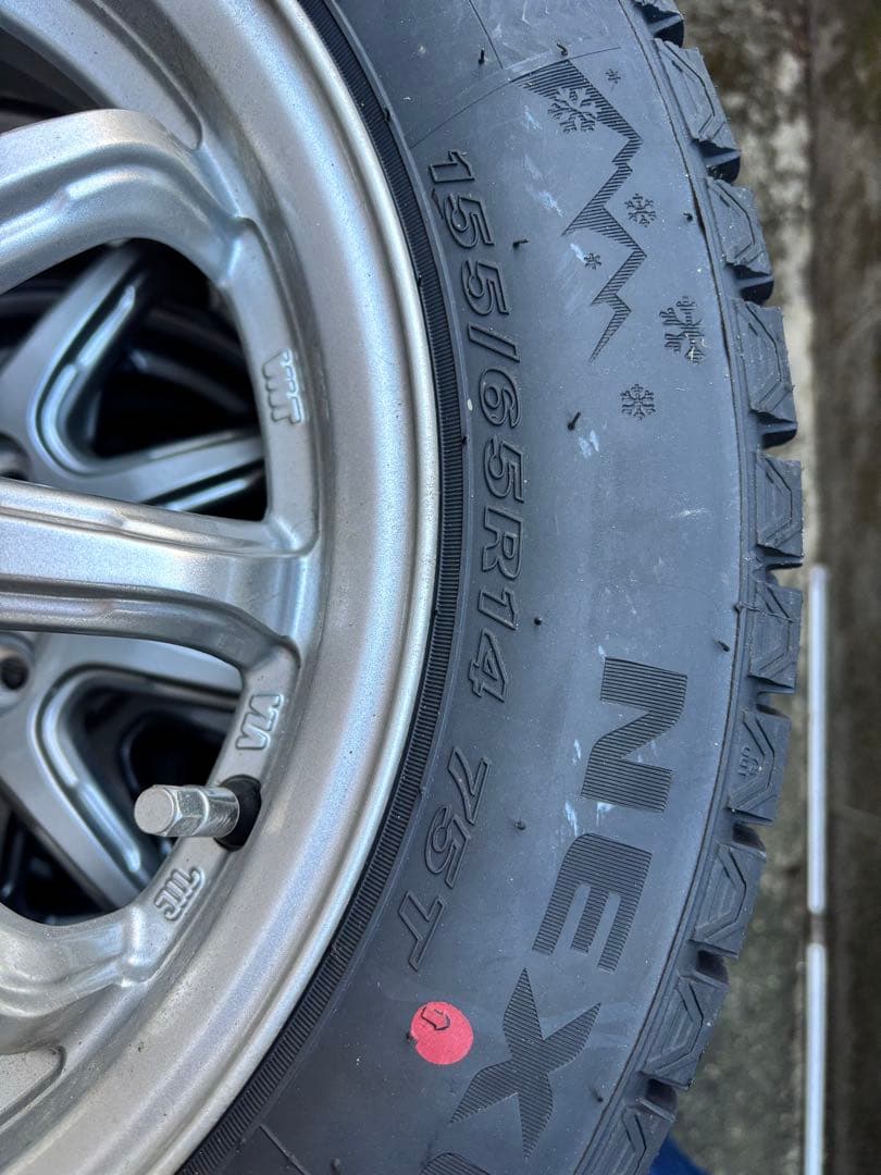 マカロン　ネクセン WINGUARD ice2 155/65R14