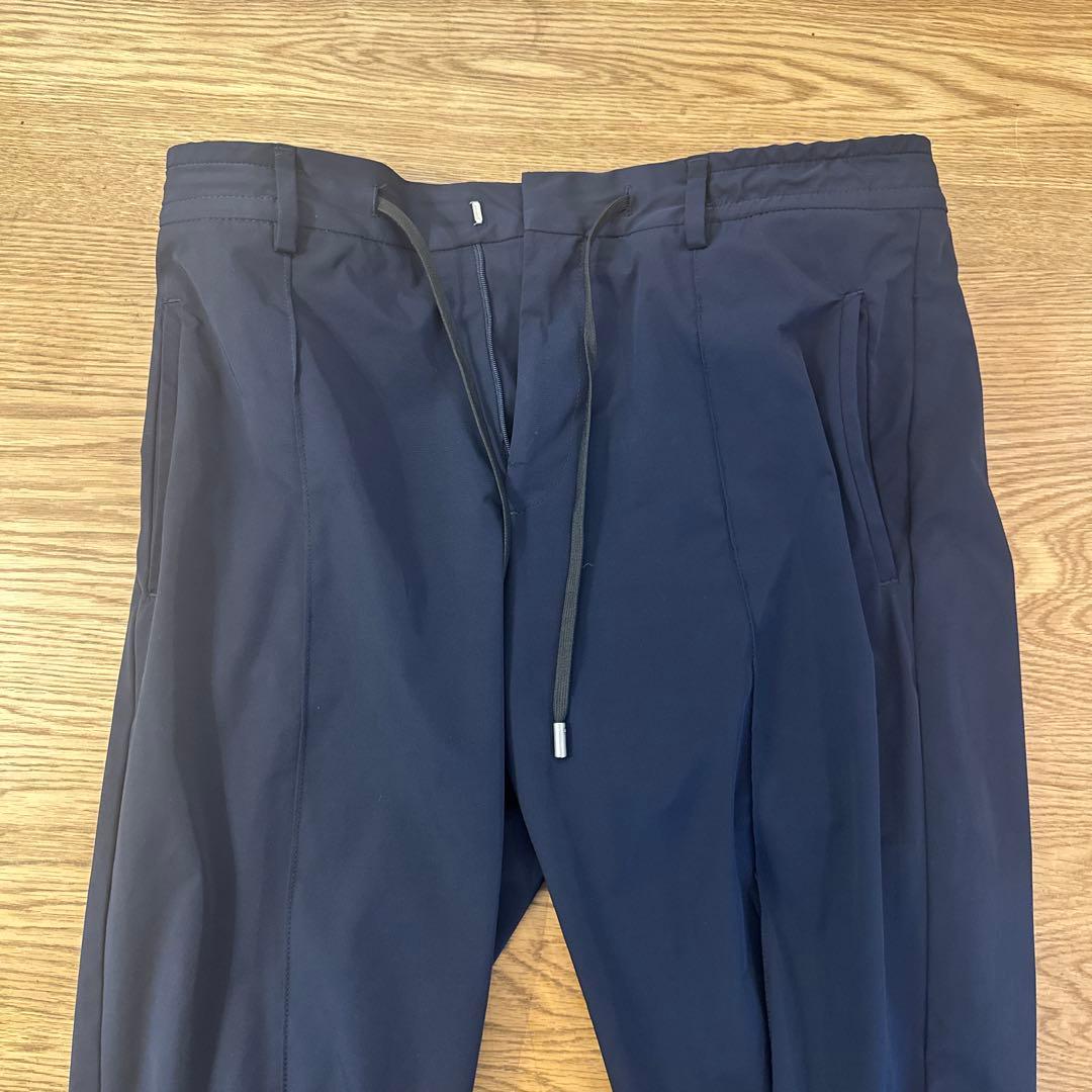 LARDINI ネイビー パッカブルセットアップ 48フラワーピン付き