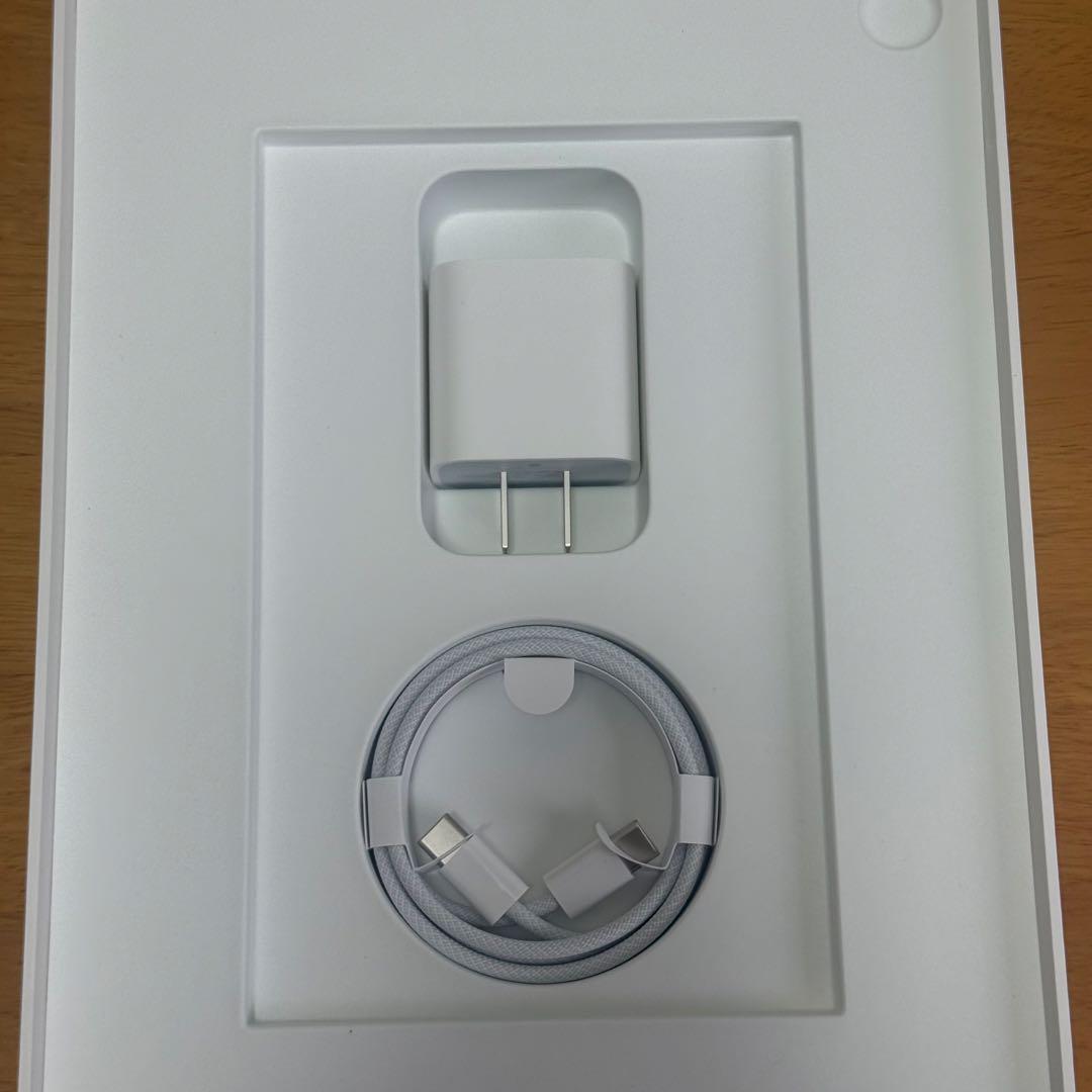 【美品】iPad (第10世代) 64GB Wi-Fiモデル