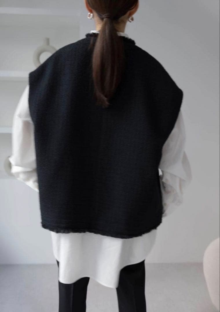 【美品】Na.e ナエ　Novel Tweed Vest_black