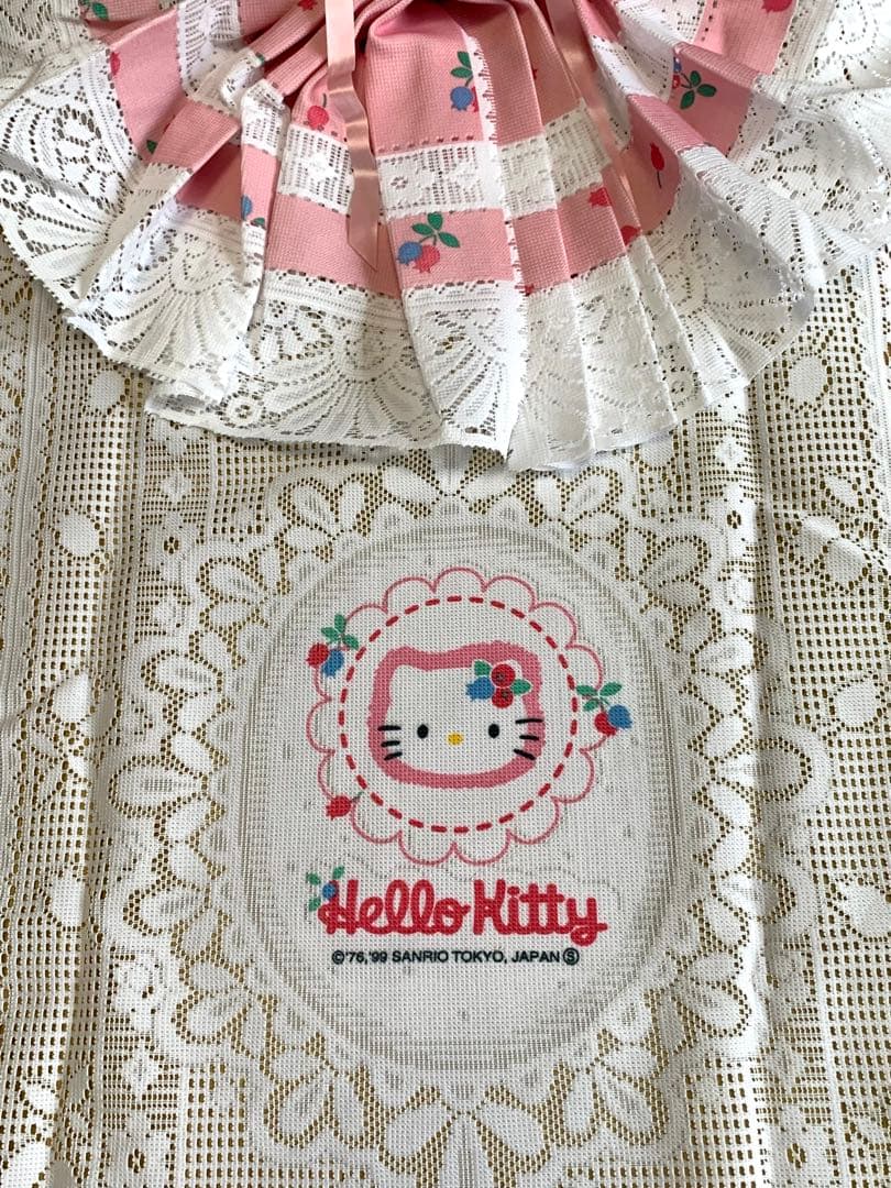 サンリオ　ハローキティ　レースのれんレトロ