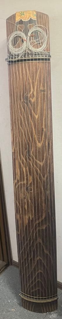 13弦お琴 並甲 すだれ掘り 縁取り葉 舌に蒔絵の中級品 琴柱他一式付き