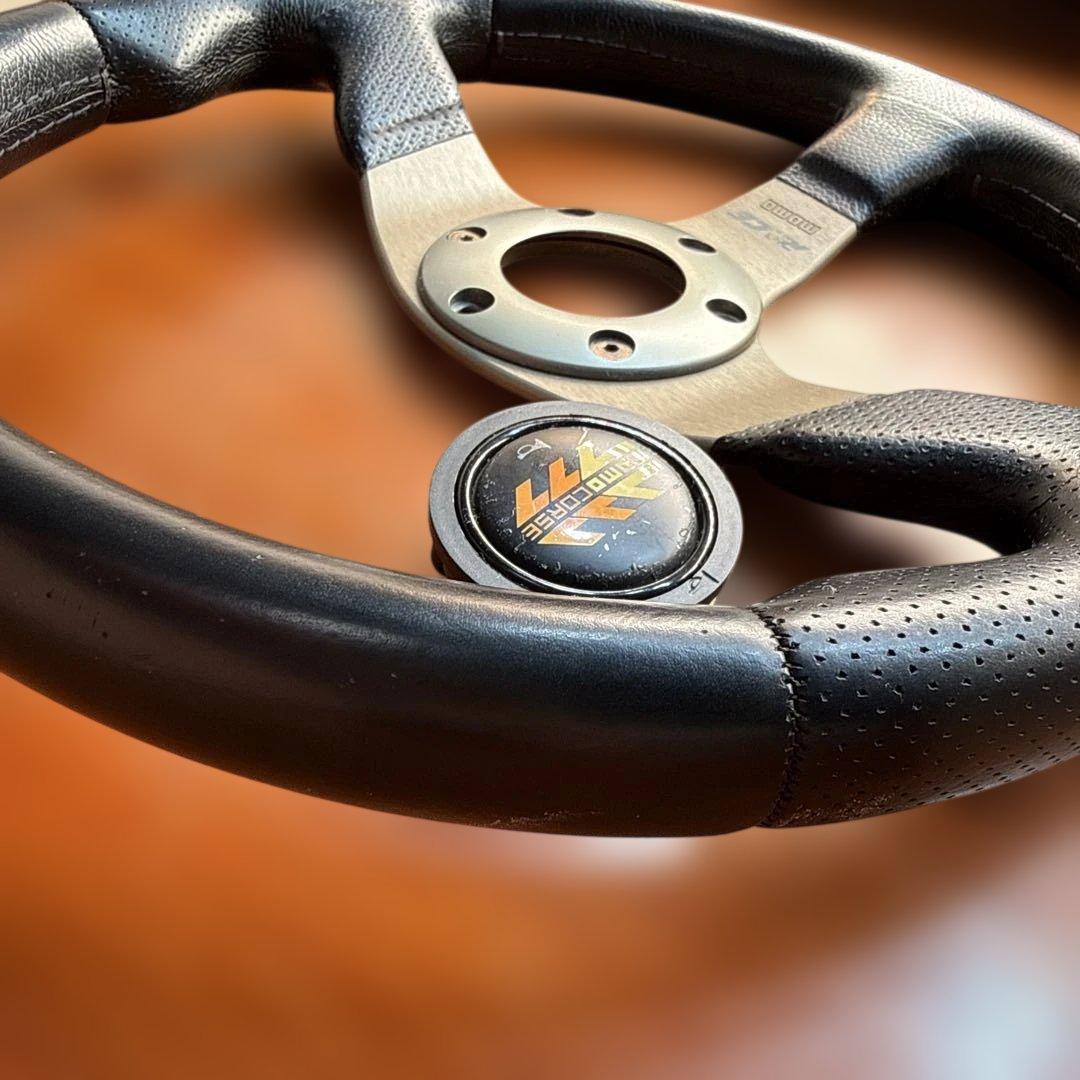 momo race 320mm ステアリング やっぱ小径のもんよ