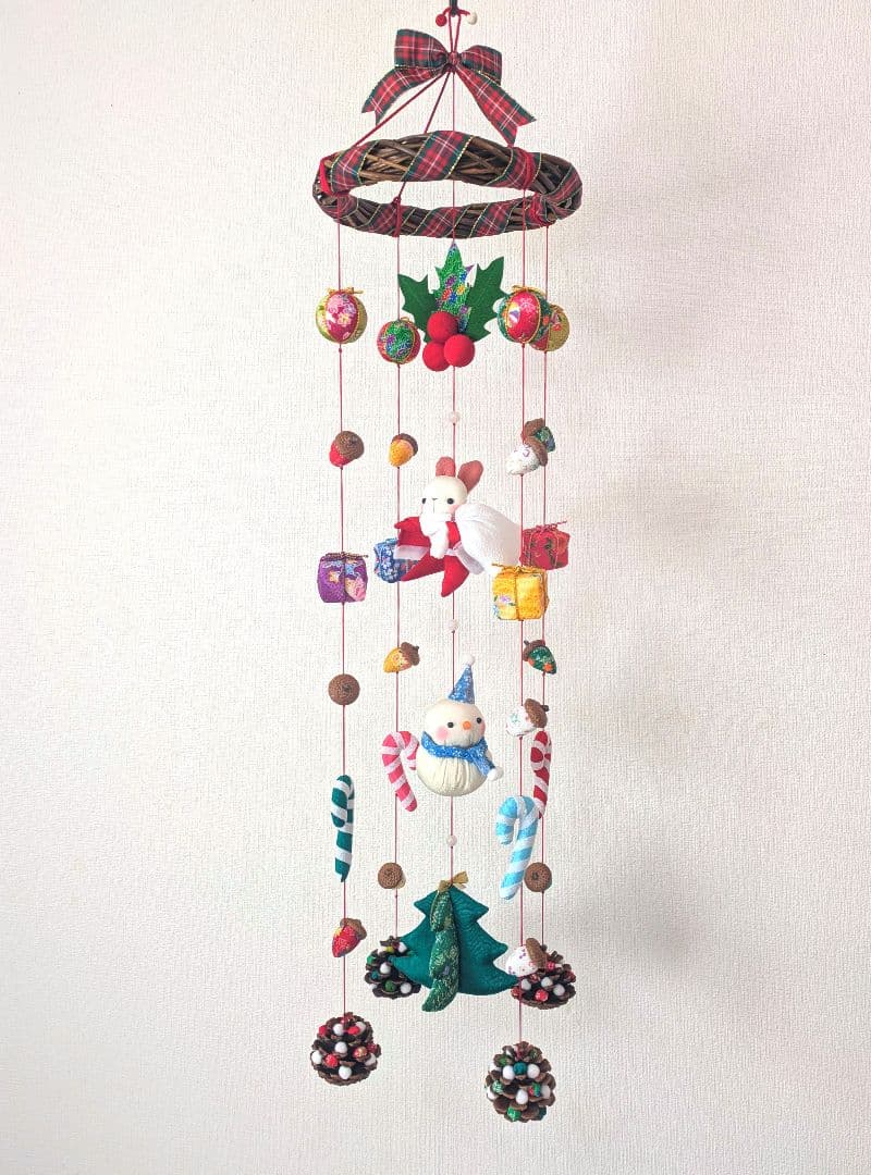 【 うさサンタのクリスマス吊るし飾り 】縮緬細工 柊 雪だるま ツリー 輪飾り