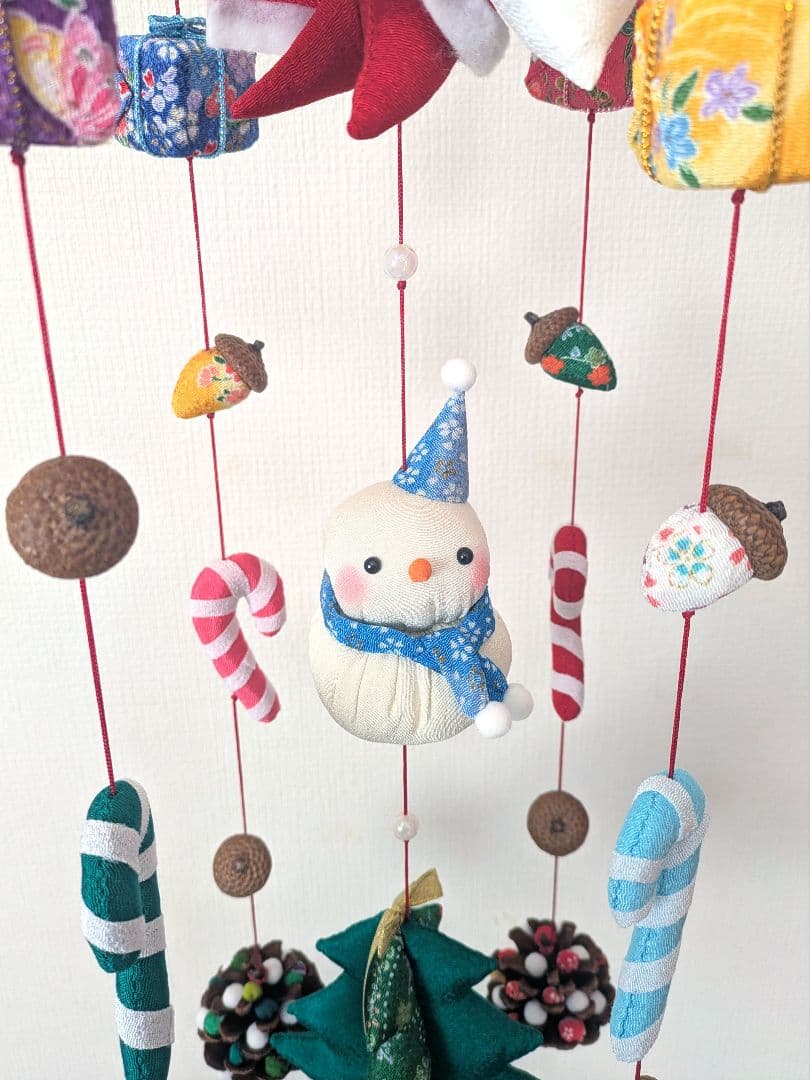【 うさサンタのクリスマス吊るし飾り 】縮緬細工 柊 雪だるま ツリー 輪飾り