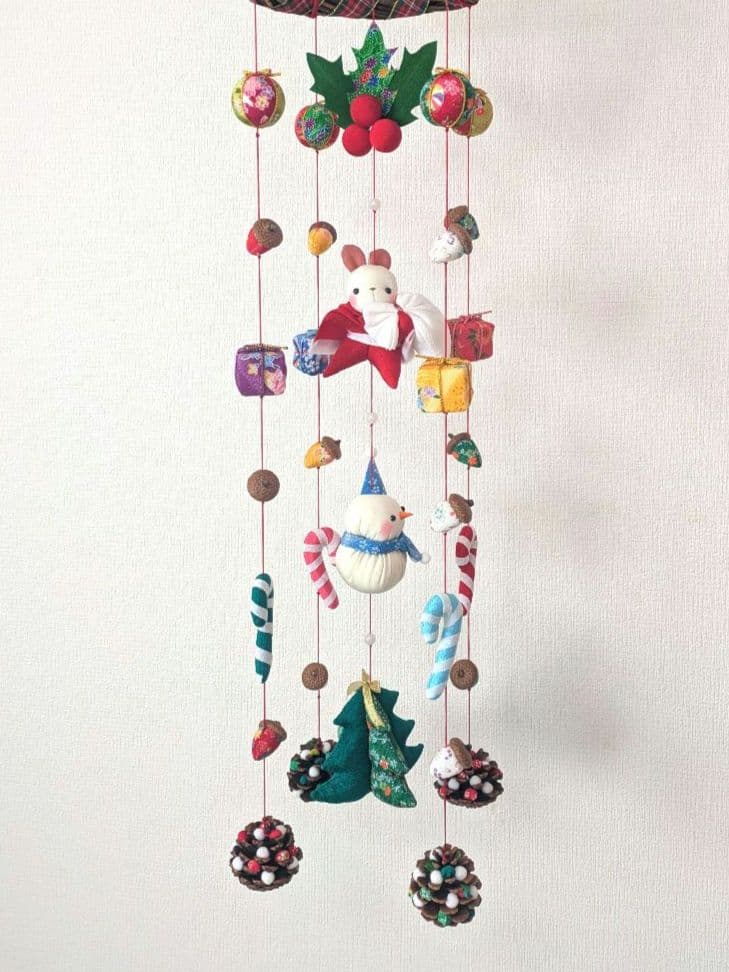 【 うさサンタのクリスマス吊るし飾り 】縮緬細工 柊 雪だるま ツリー 輪飾り