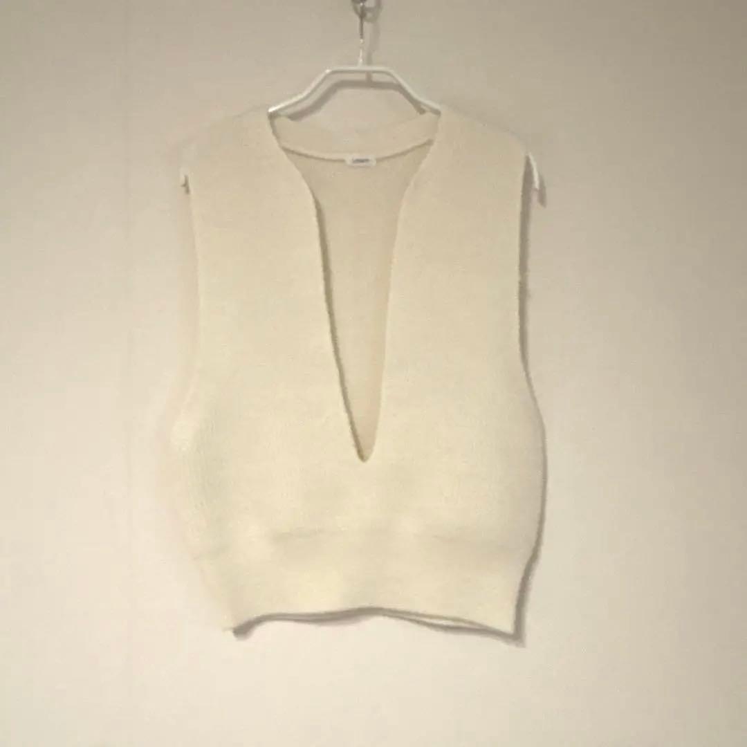 お値下❣️LOEFF スリットネック ベスト2025AW