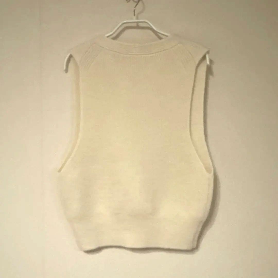 お値下❣️LOEFF スリットネック ベスト2025AW