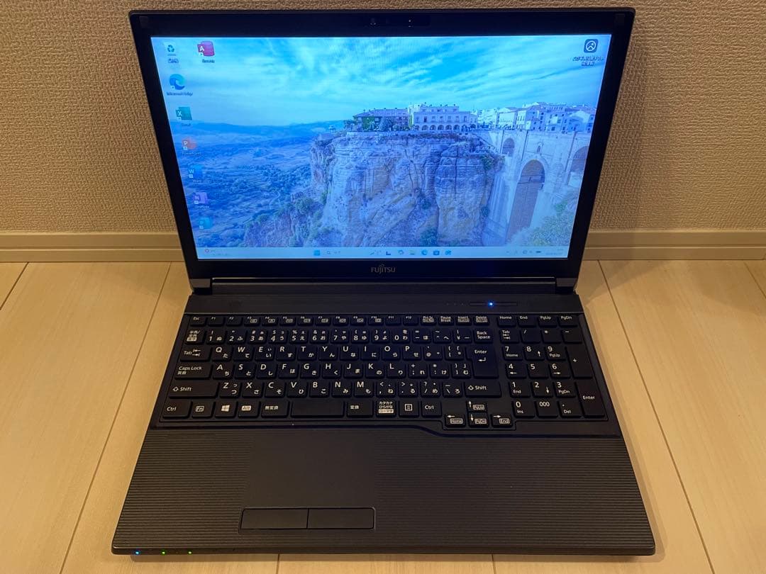 富士通 A5511/G i3 11世代256GB DVDドライブ Office