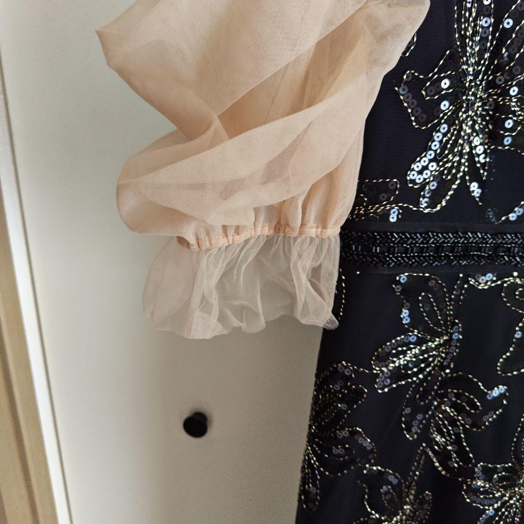 黒い刺繍ドレス シフォンフリル袖付き