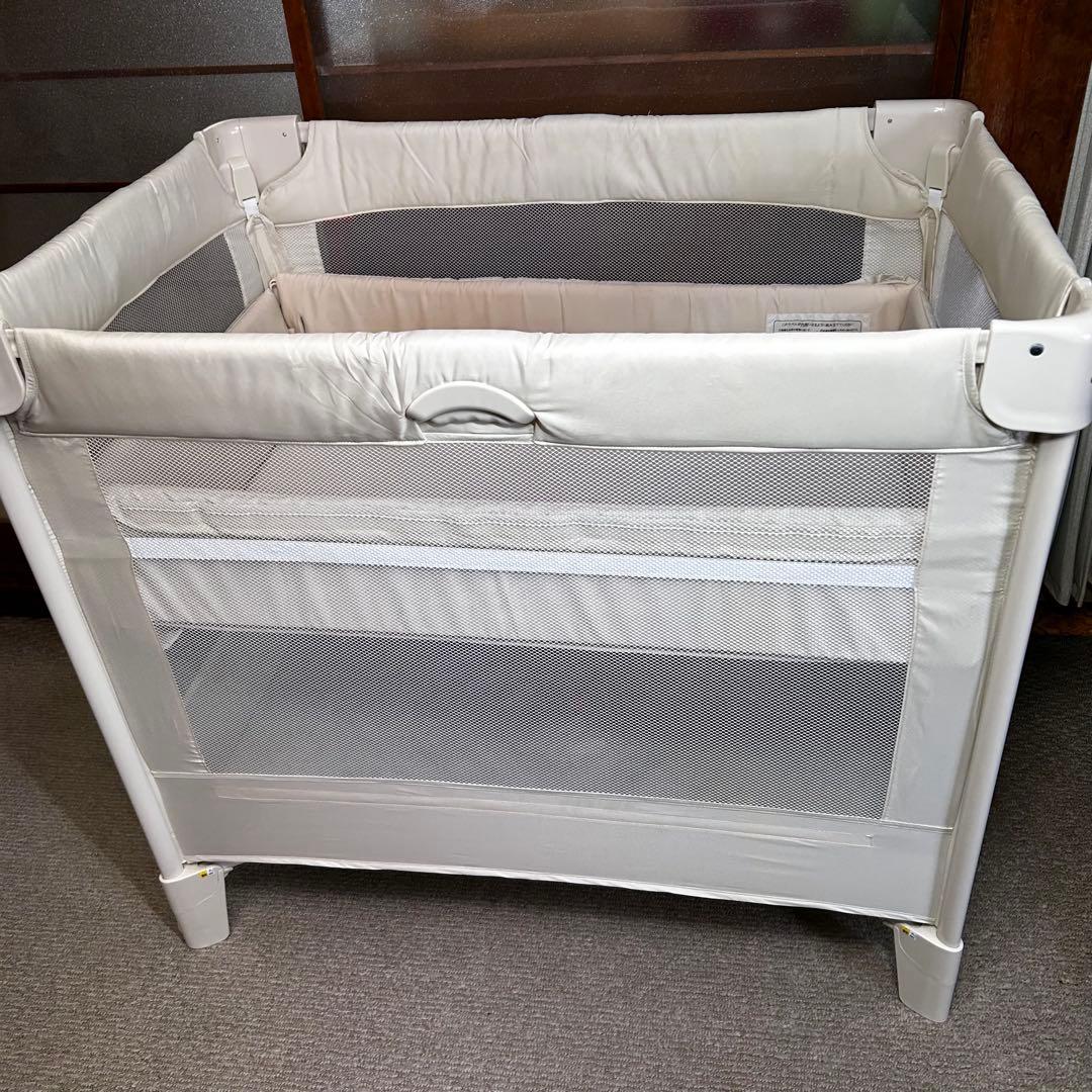 【良品】アップリカ ココネルエアー ベビーベッド　ミルクWH　ホワイト