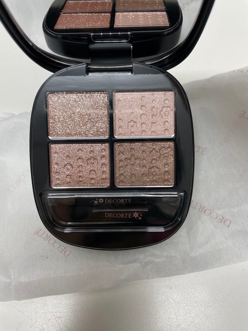 コスメデコルテ2025コフレ アイシャドウ