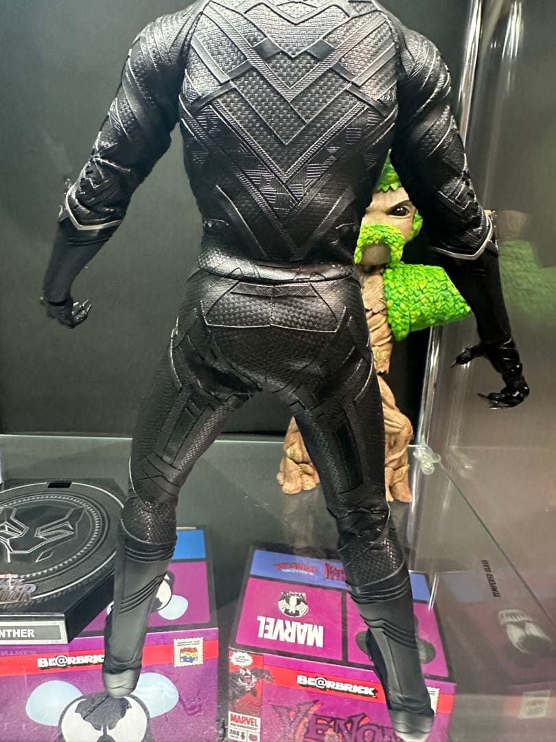 本日のみブラックパンサー フィギュア hottoys