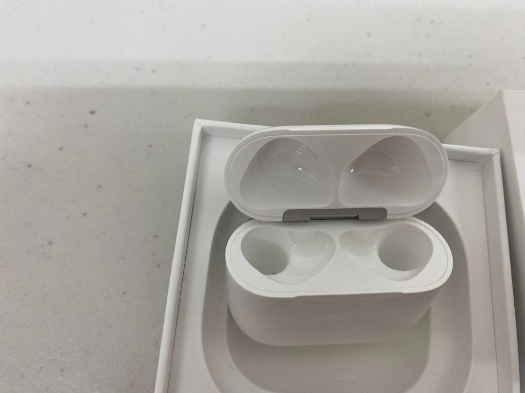 AirPods（第4世代）アクティブノイズキャンセリング搭載 アップル イヤホン