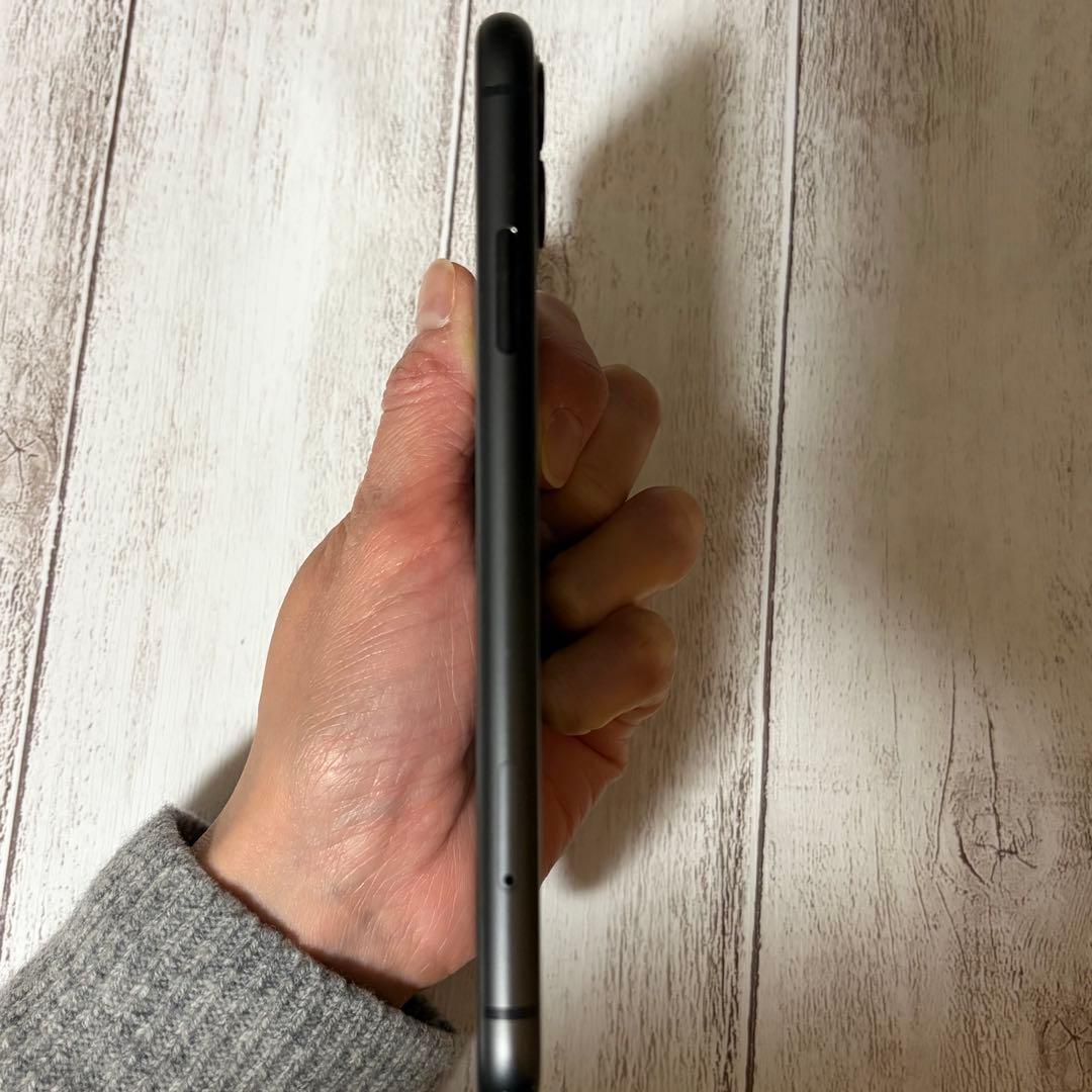 iPhone11 本体 64GB ブラック バッテリー残量84% 箱あり