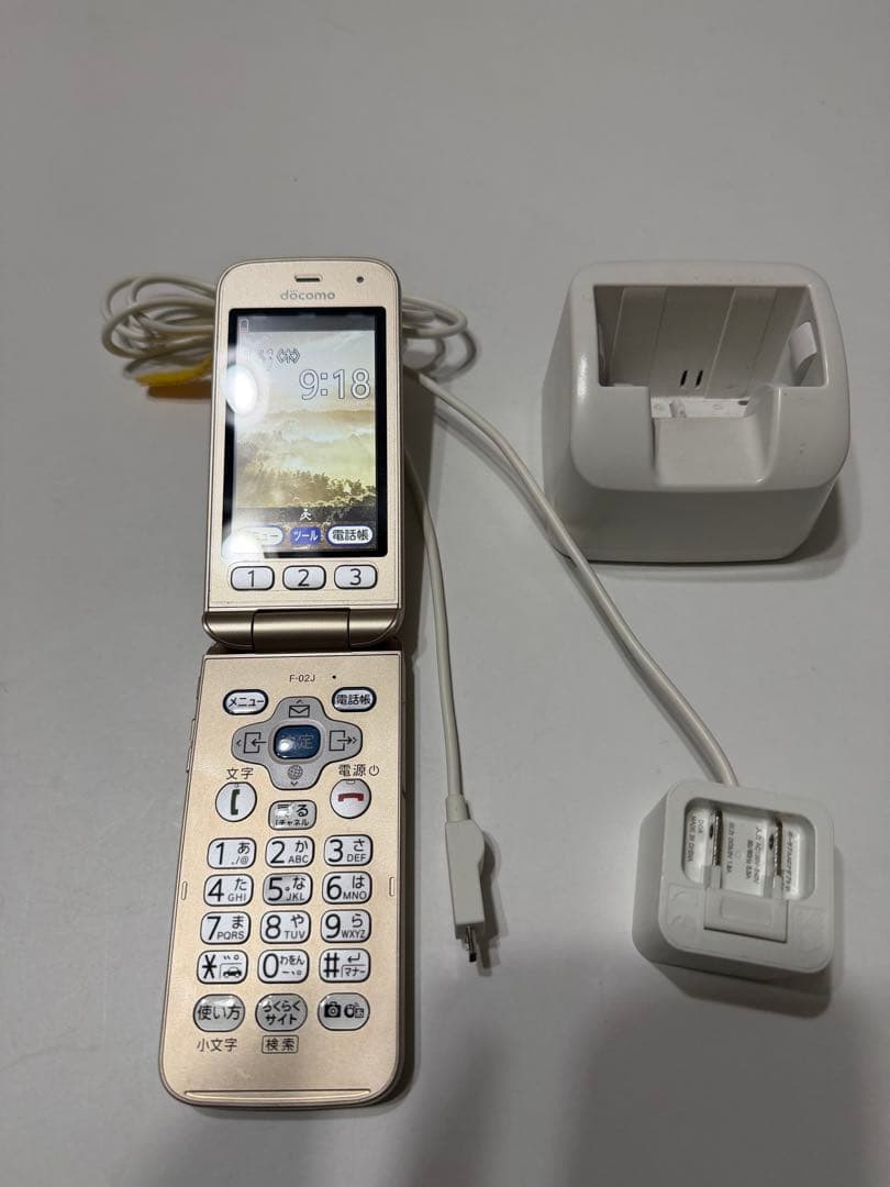 docomoらくらくホンF-02J 中古