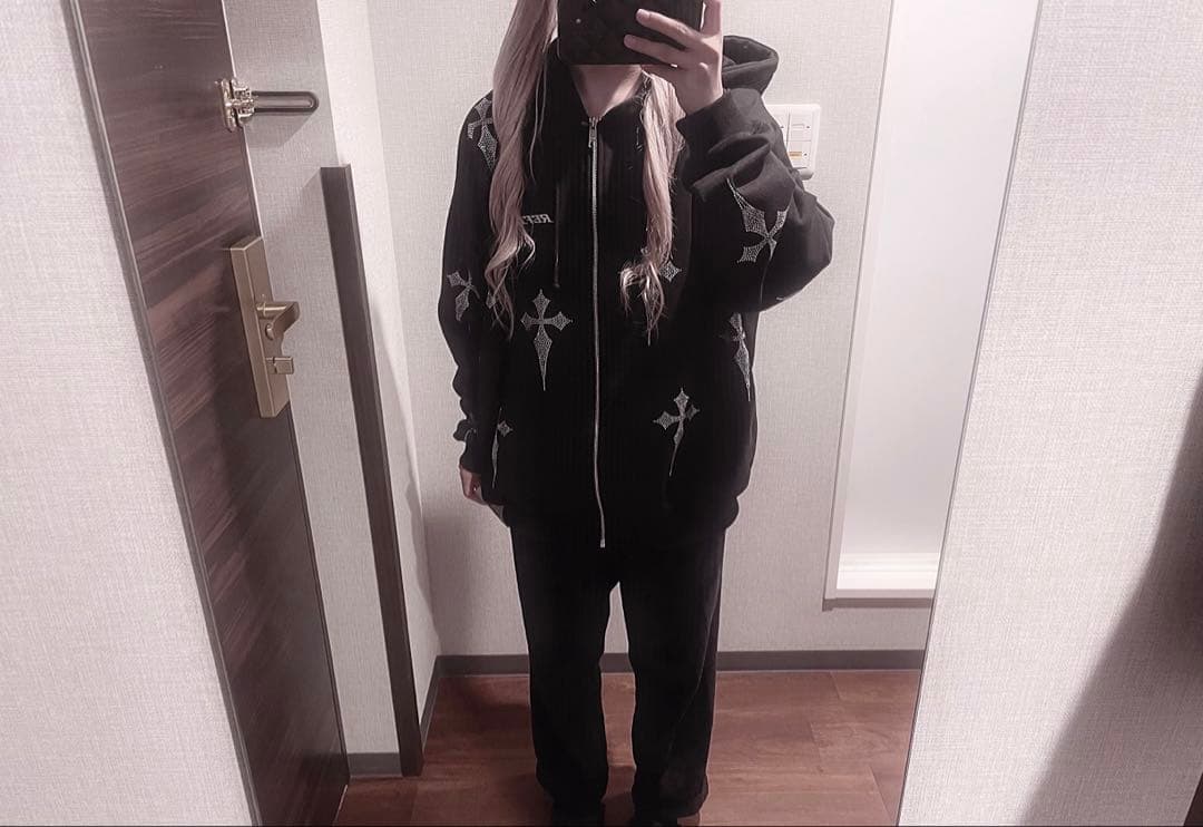 REFLEM レフレム　ジップアップパーカー　十字架　ライトストーン　ブラック