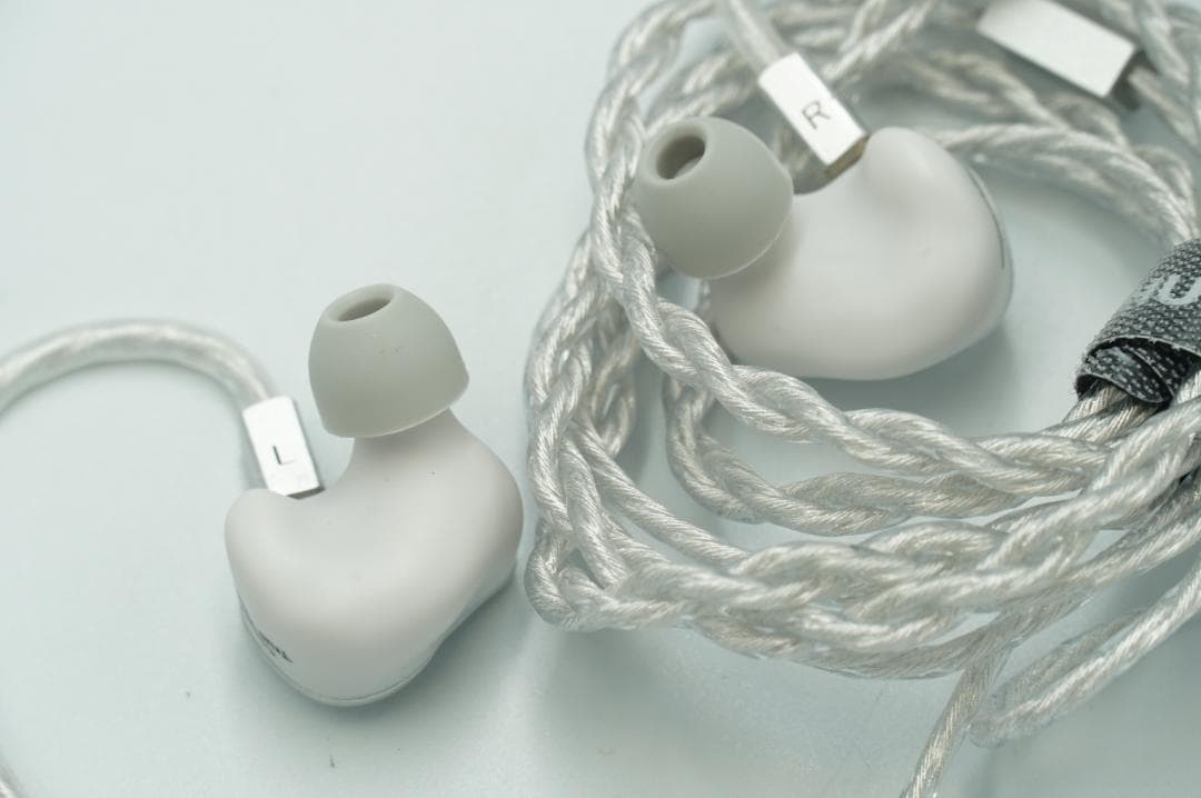 LETSHUOER Cadenza 4 有線イヤホン ハイブリッド 4ドライバー